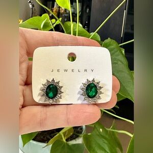 Crystal emerald green post earrings silver formal ✨BRAND-NEW✨•